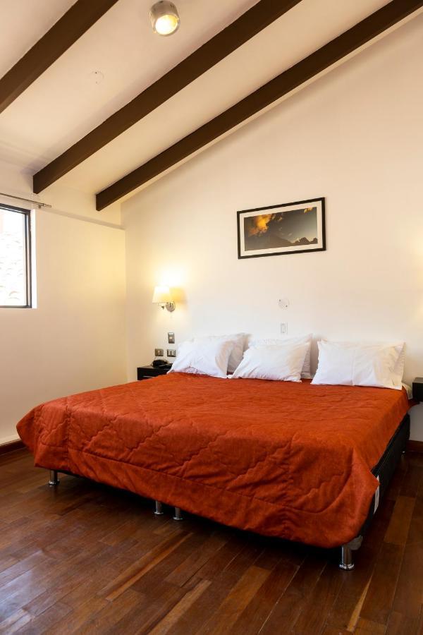 Hostal & Apartments El Triunfo Куско Екстериор снимка