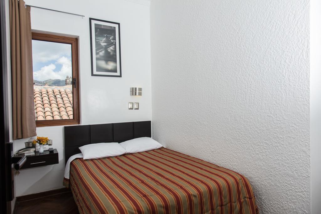 Hostal & Apartments El Triunfo Куско Екстериор снимка